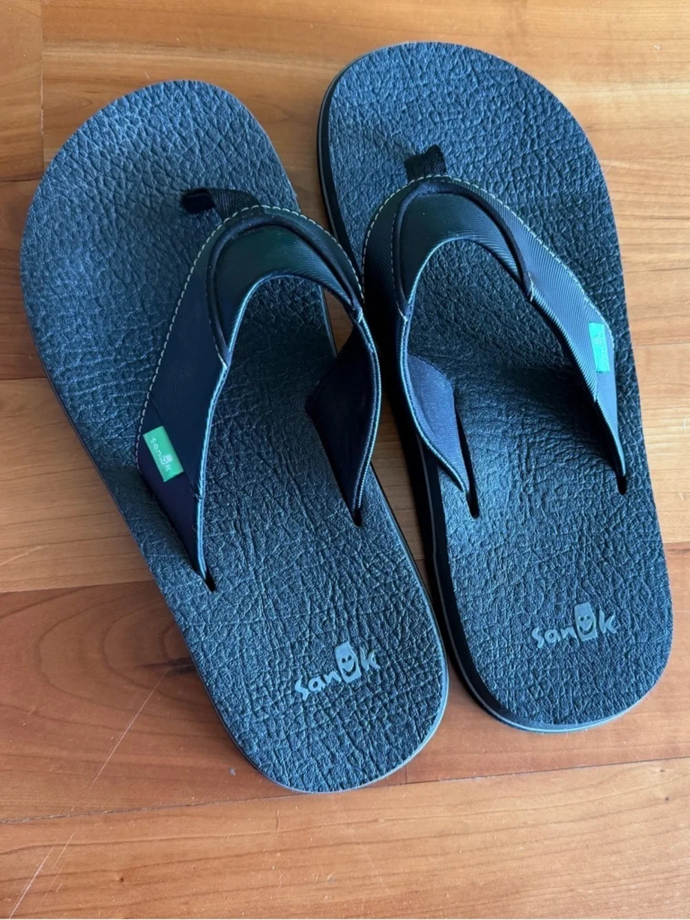 Sanuk Flip-flops sandals men’s 8 women’s 10 unisex black jandals thongs like new